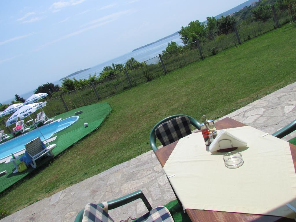 Villas And Bungalows Panorama Chernomorets Exterior foto