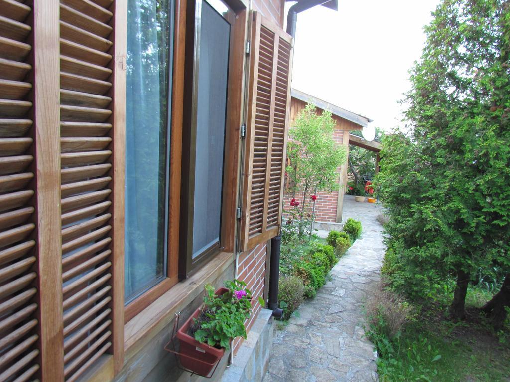 Villas And Bungalows Panorama Chernomorets Exterior foto